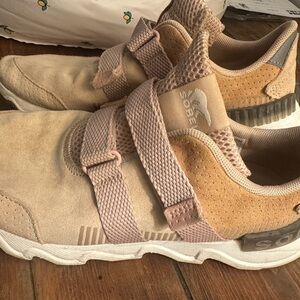 Sorel women’s Sneakers in Beige and Light Pink